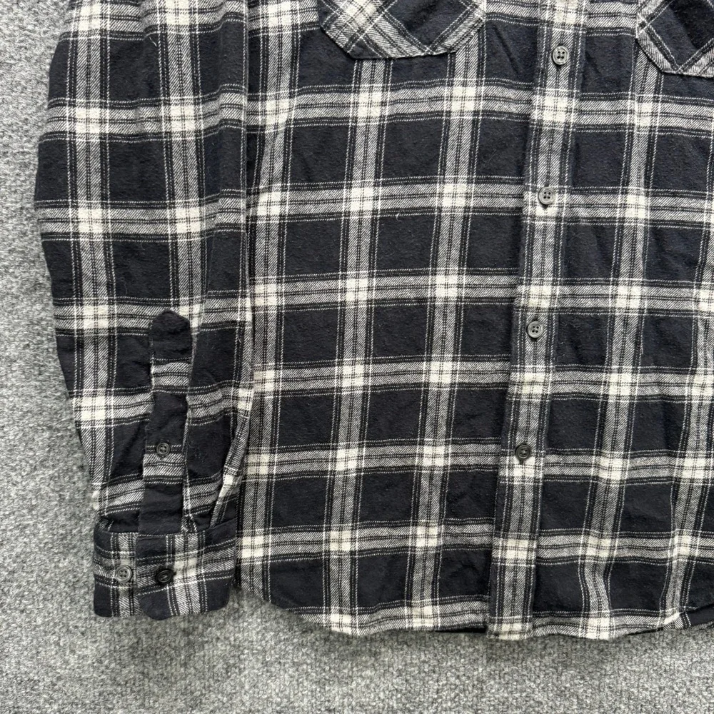 Banana Republic Standard Fit Flannel Button Shirt Mens M Black Plaid Casual
